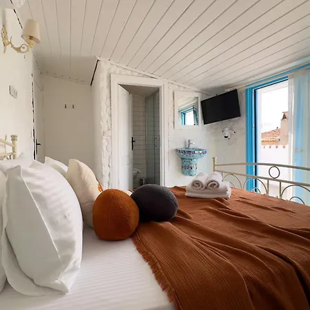 Mythos Alacati Çeşme